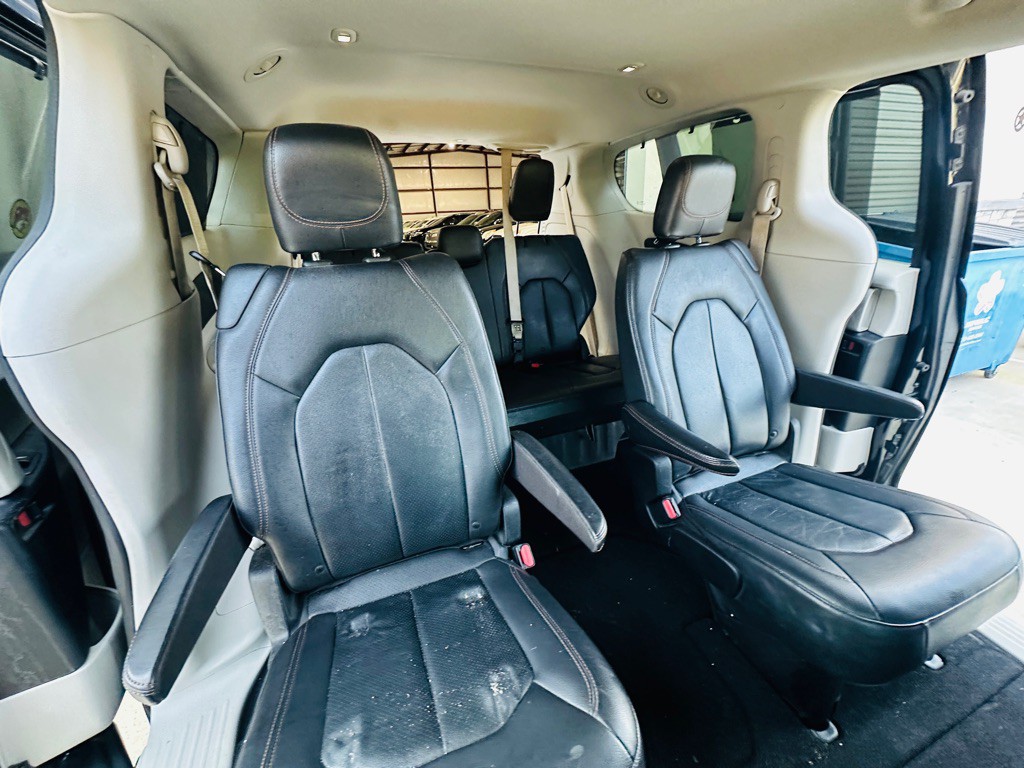 2019 Chrysler Pacifica Image 28