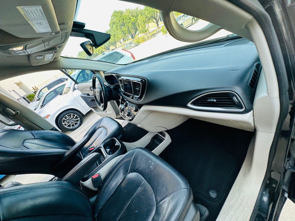 2019 Chrysler Pacifica Image 30