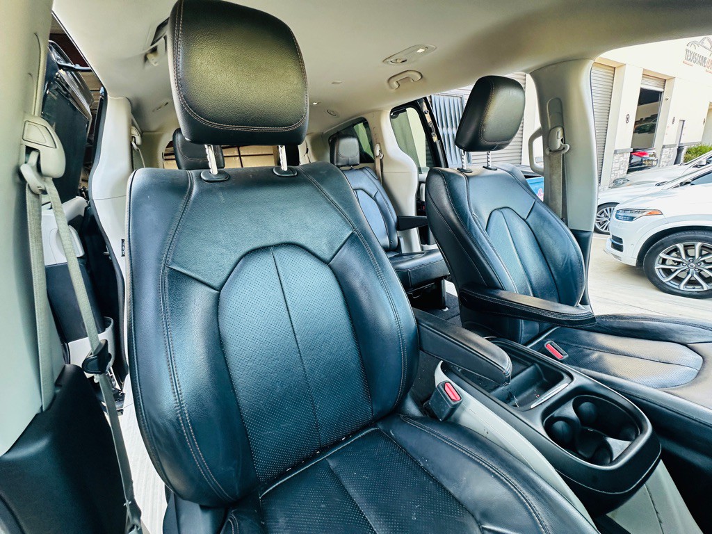 2019 Chrysler Pacifica Image 31