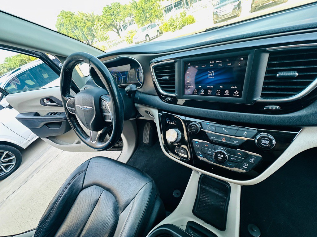 2019 Chrysler Pacifica Image 33