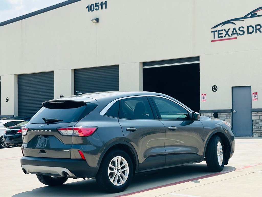 2020 Ford Escape Image 10