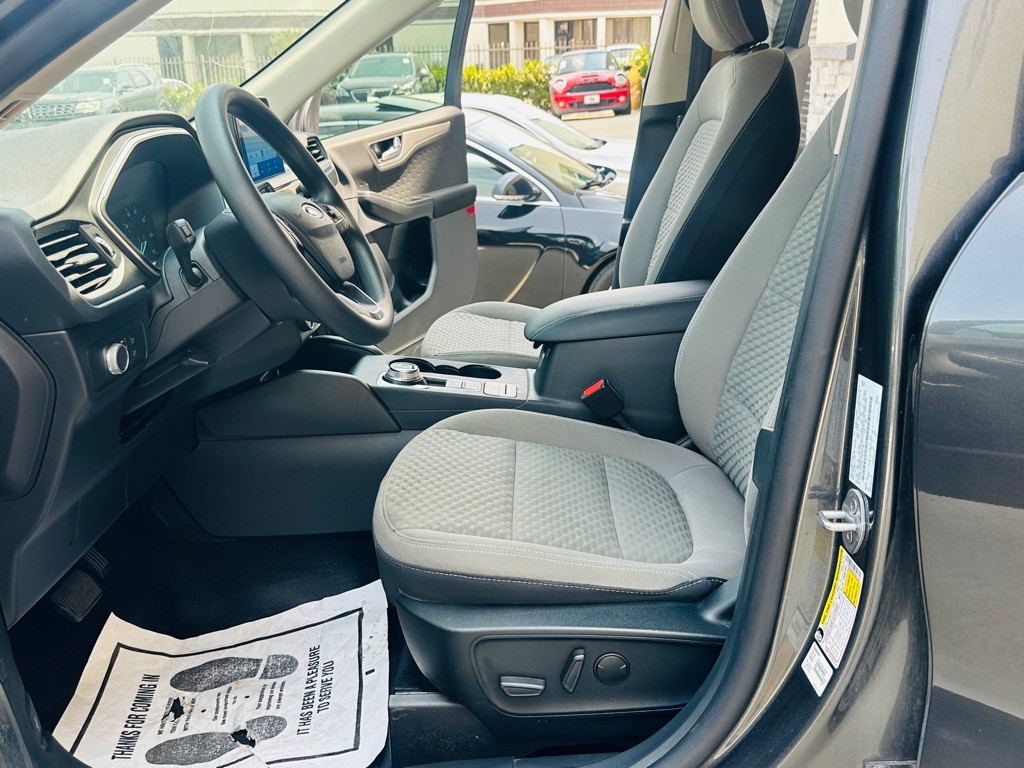 2020 Ford Escape Image 12