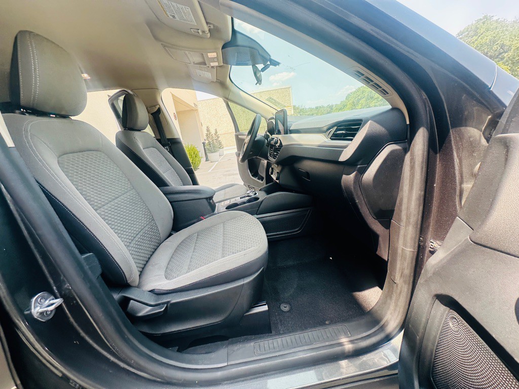 2020 Ford Escape Image 24