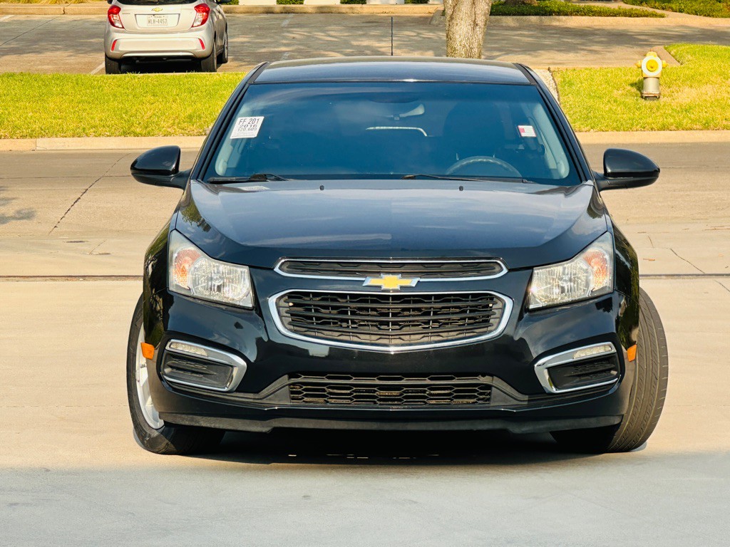 2016 Chevrolet Cruze Image 2