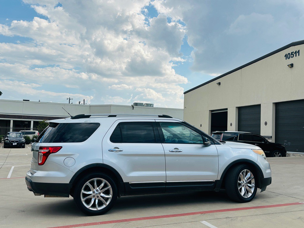 2013 Ford Explorer Image 11
