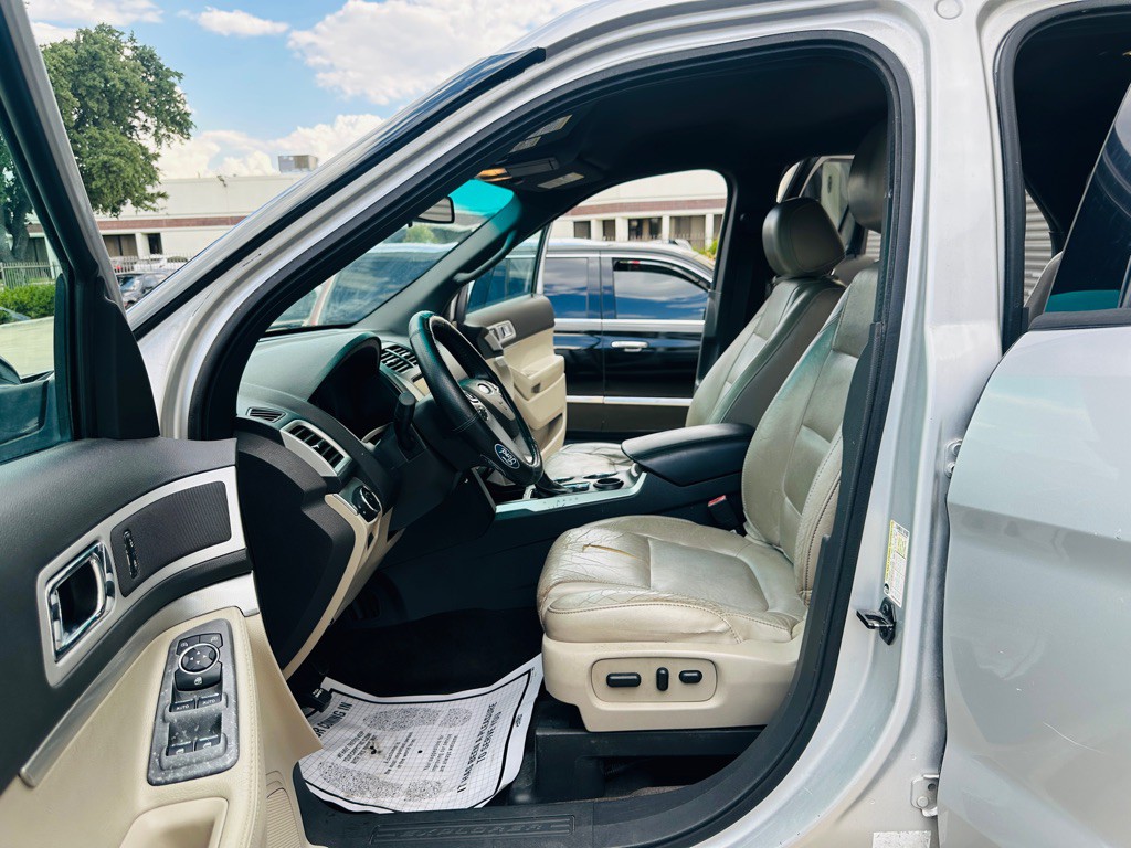 2013 Ford Explorer Image 12