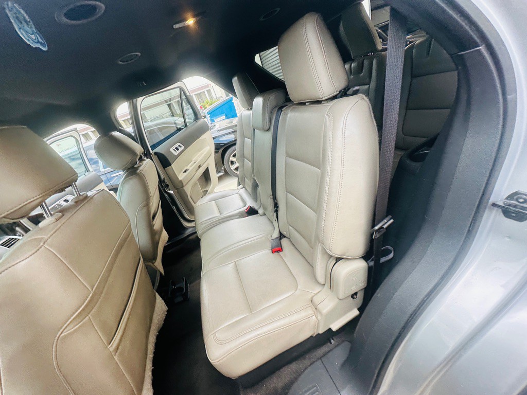 2013 Ford Explorer Image 17