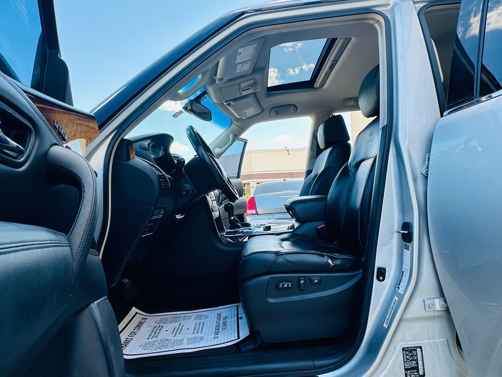 2013 INFINITI QX56 Image 12
