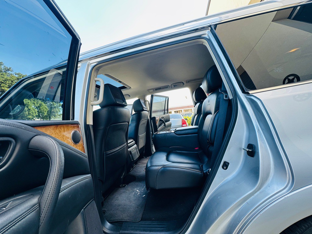 2013 INFINITI QX56 Image 21