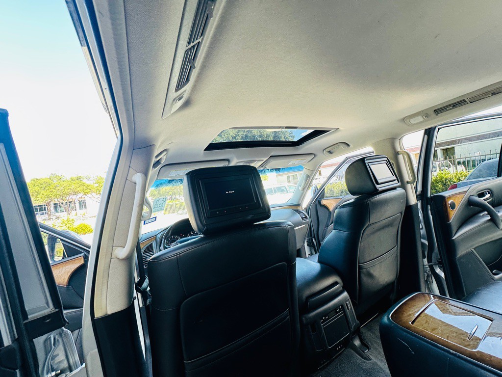 2013 INFINITI QX56 Image 23