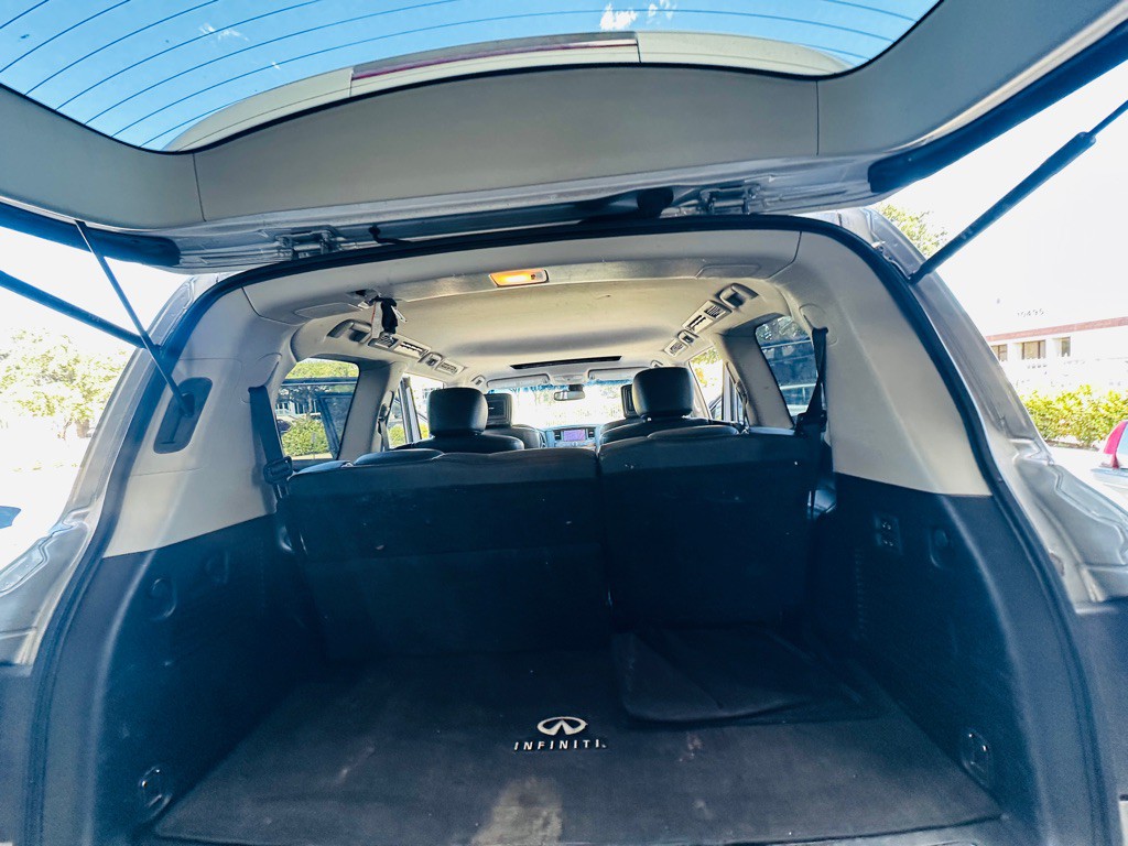 2013 INFINITI QX56 Image 25