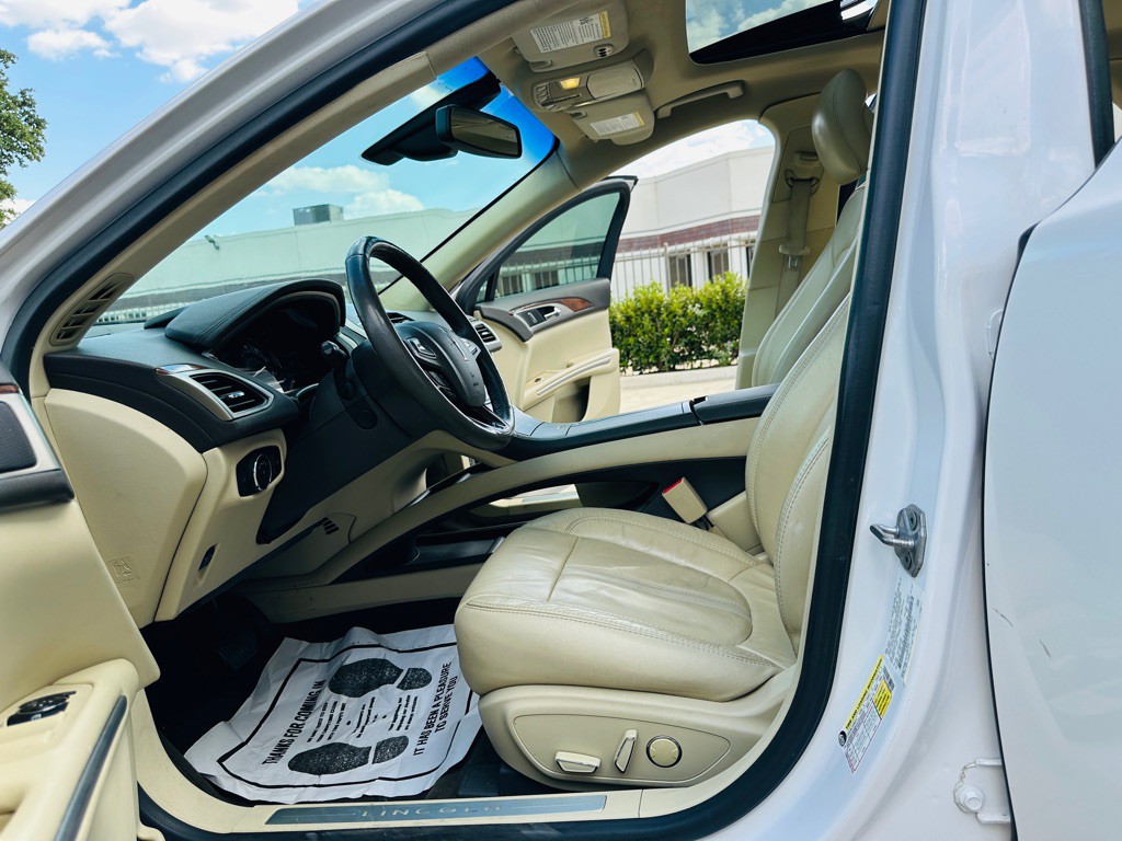 2014 Lincoln MKZ Image 13