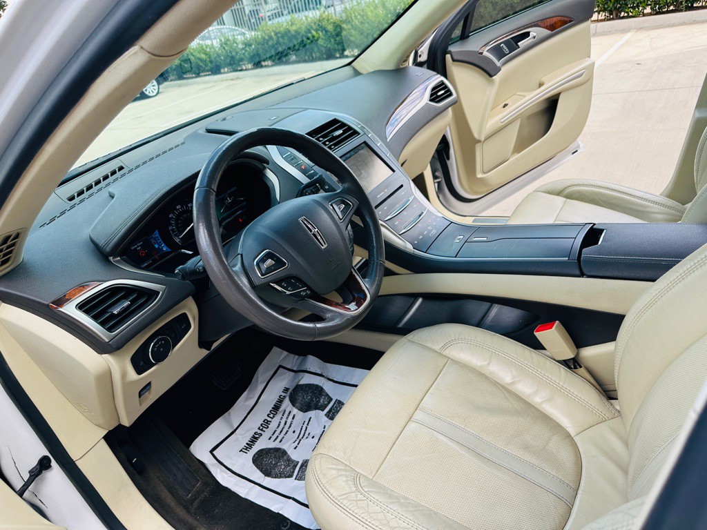2014 Lincoln MKZ Image 16