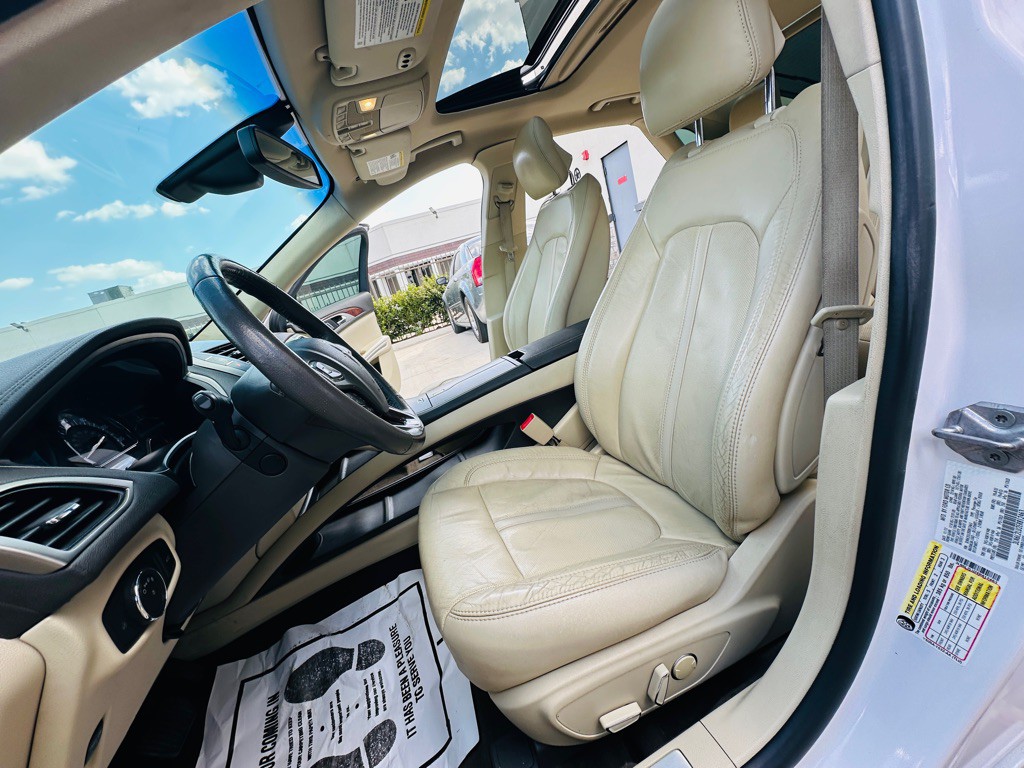 2014 Lincoln MKZ Image 17