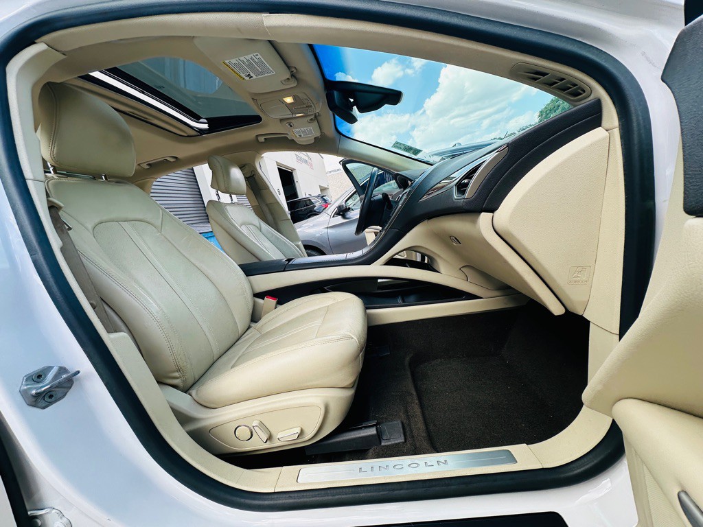 2014 Lincoln MKZ Image 23