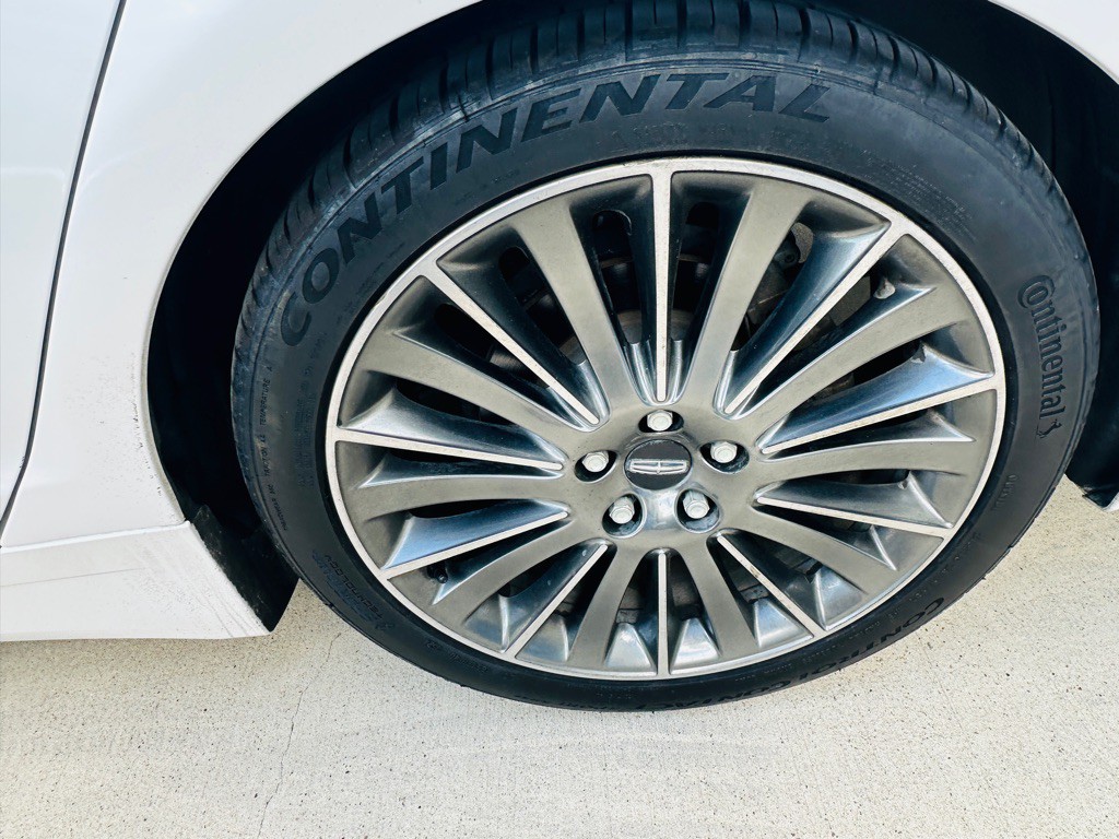 2014 Lincoln MKZ Image 30