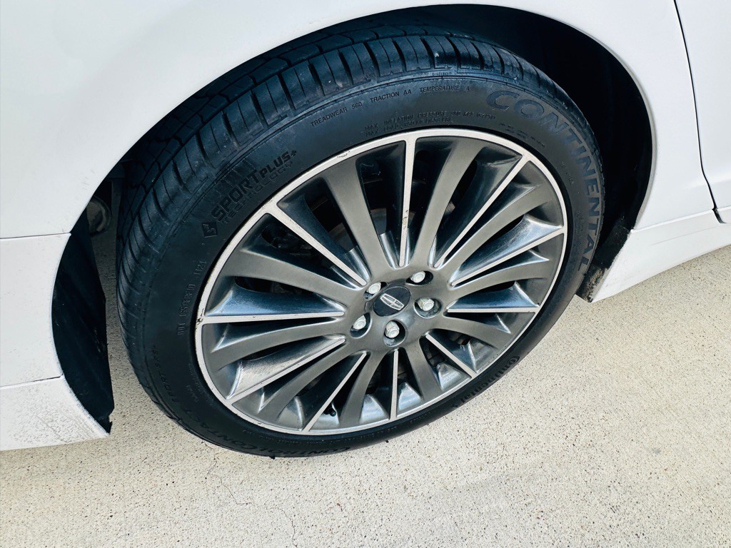 2014 Lincoln MKZ Image 31