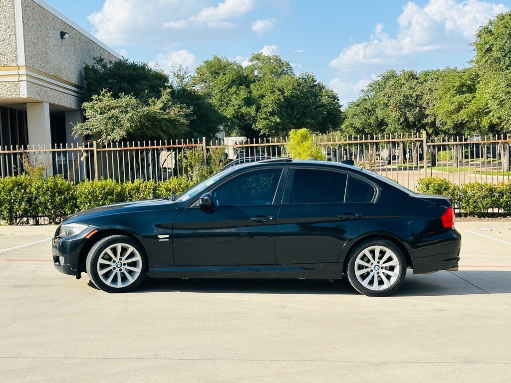 2011 BMW 3 Series Image 4