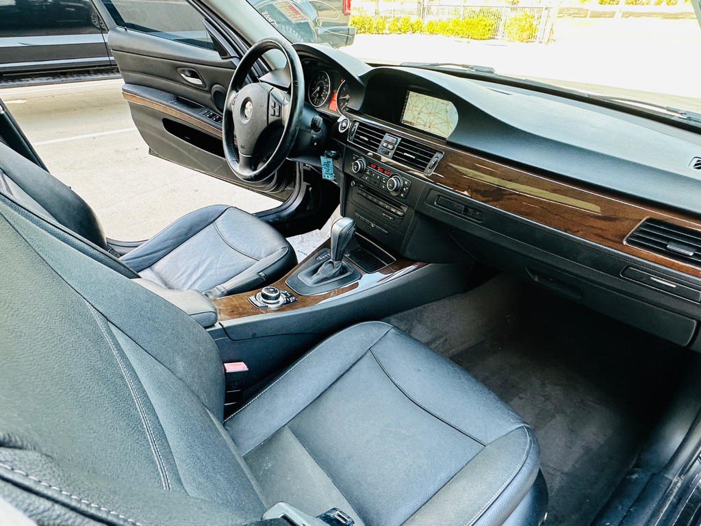 2011 BMW 3 Series Image 22