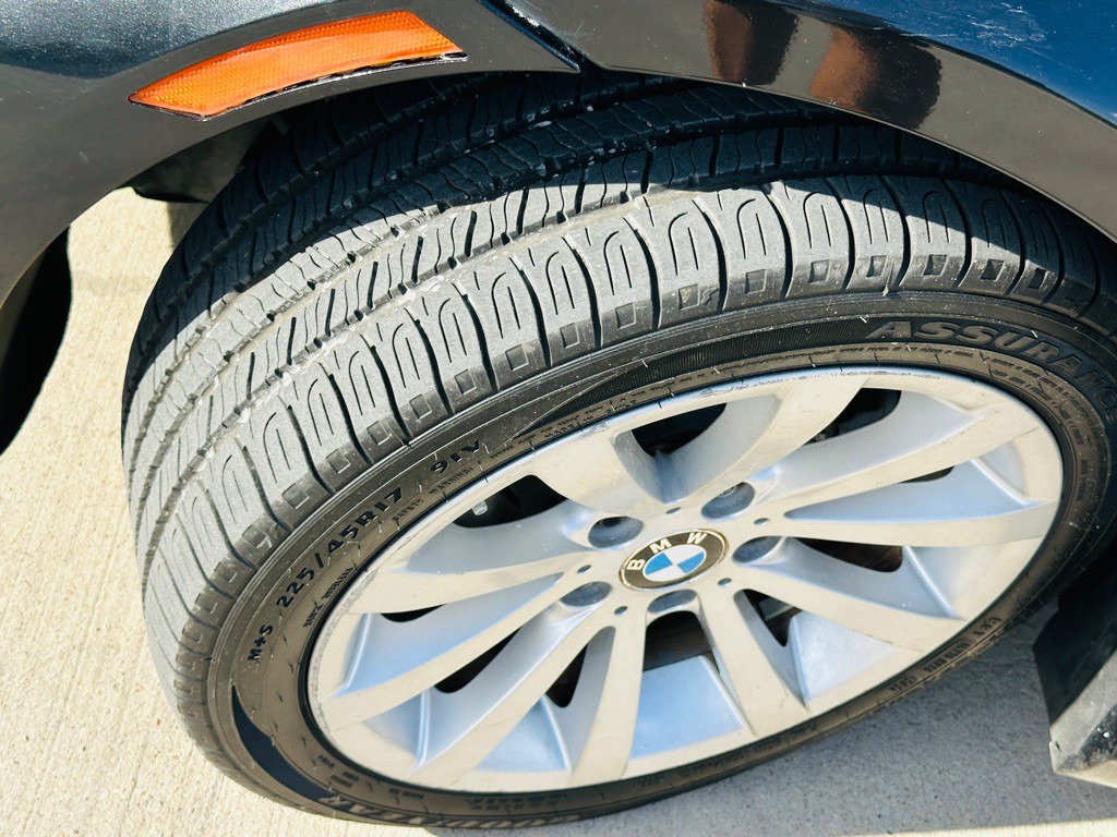 2011 BMW 3 Series Image 27
