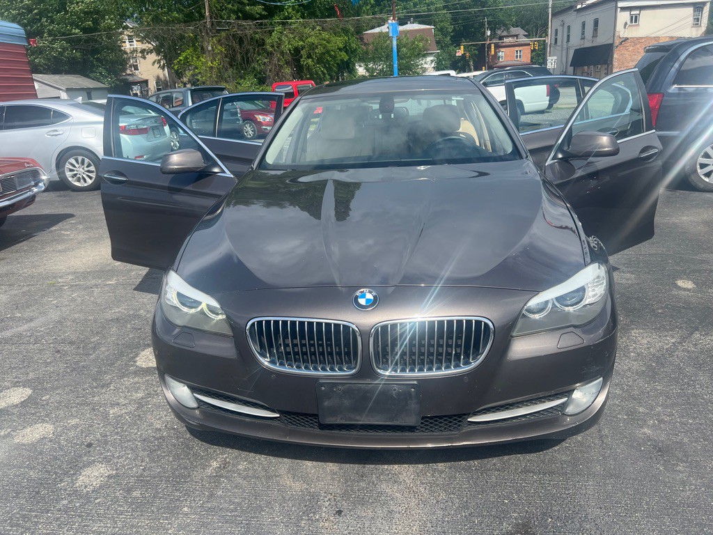 2011 BMW 5 Series Image 5