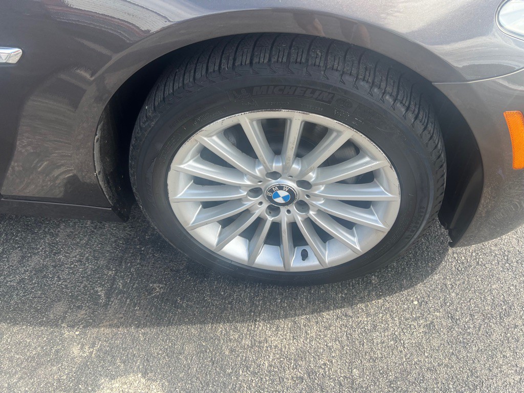 2011 BMW 5 Series Image 19