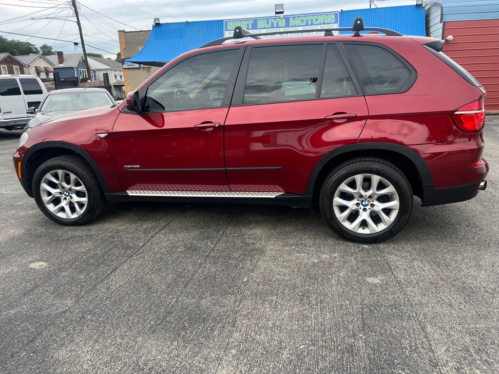2011 BMW X5 Image 2