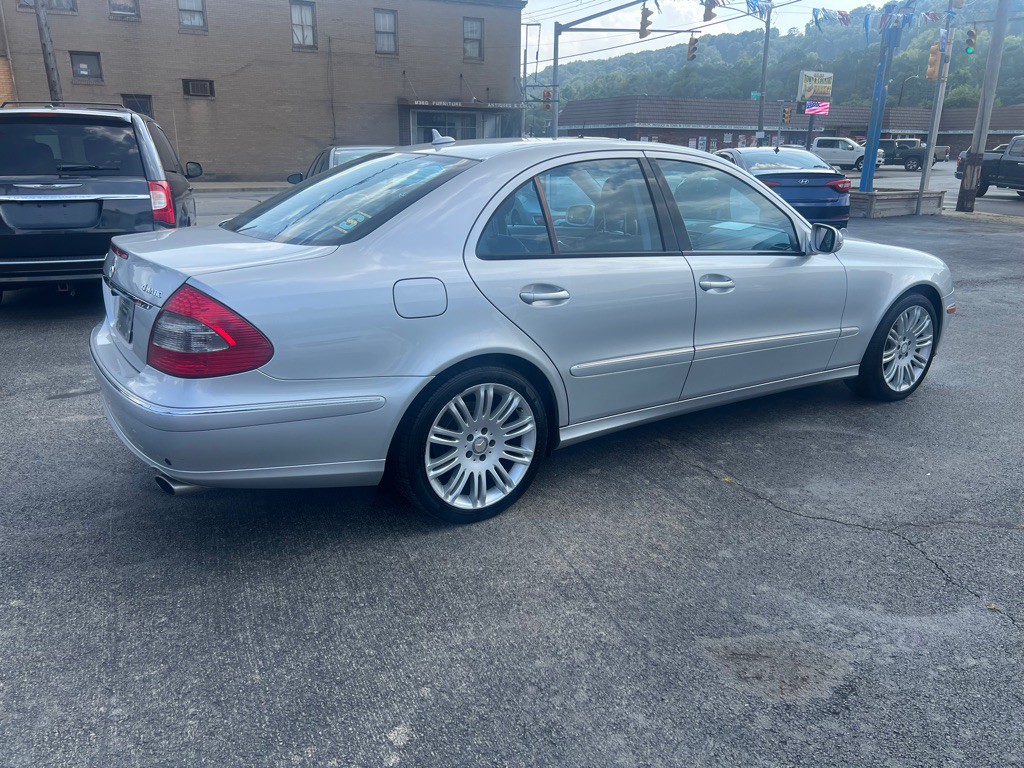 2008 Mercedes-Benz E-Class Image 2