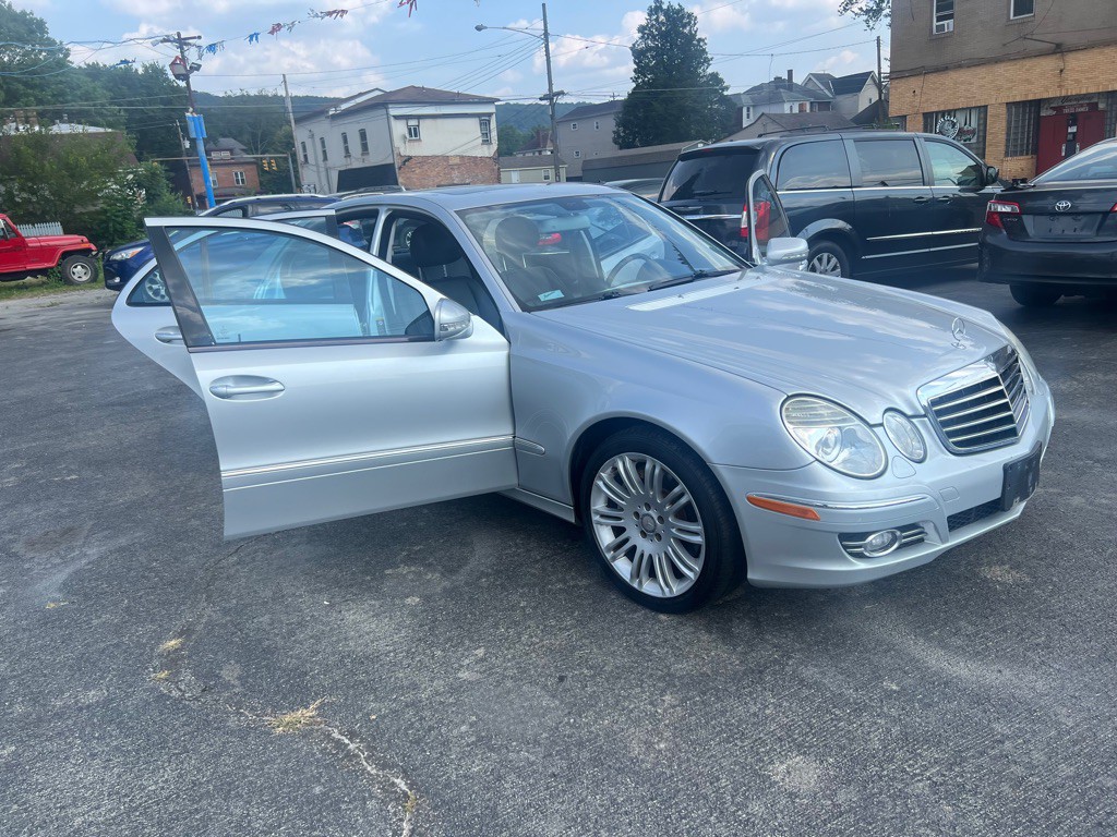 2008 Mercedes-Benz E-Class Image 4