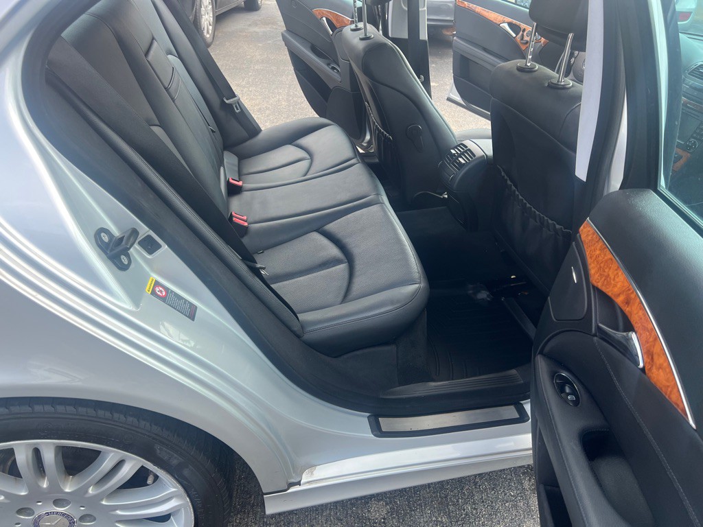 2008 Mercedes-Benz E-Class Image 9