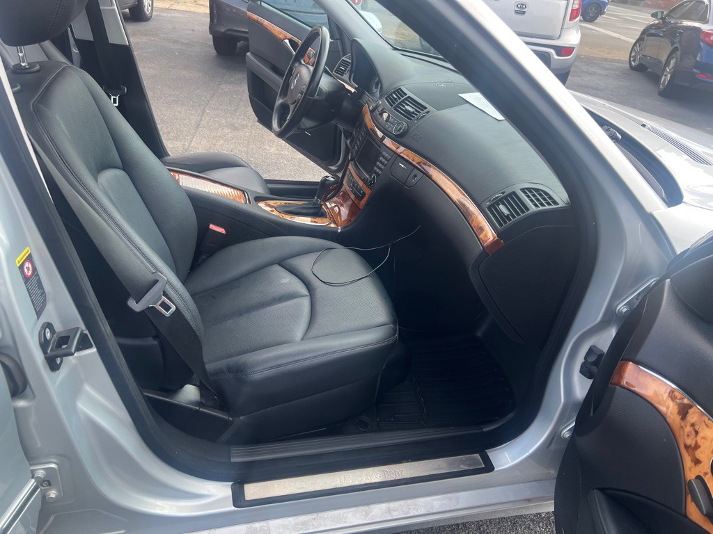 2008 Mercedes-Benz E-Class Image 10