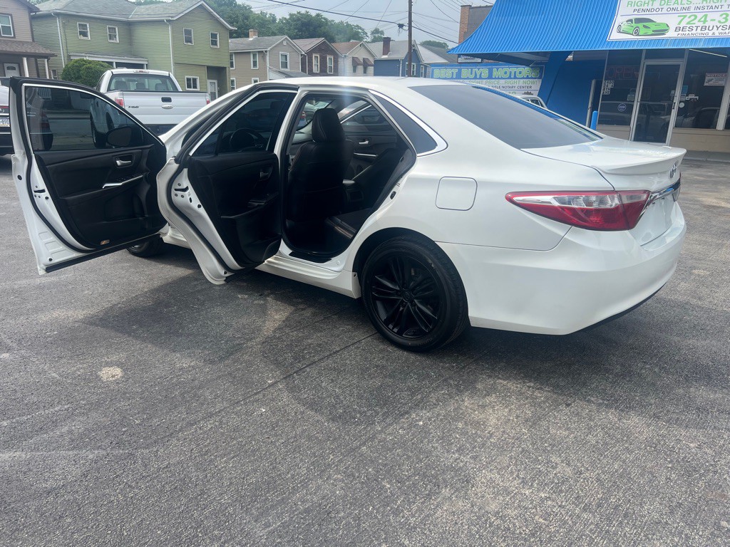 2016 Toyota Camry Image 5