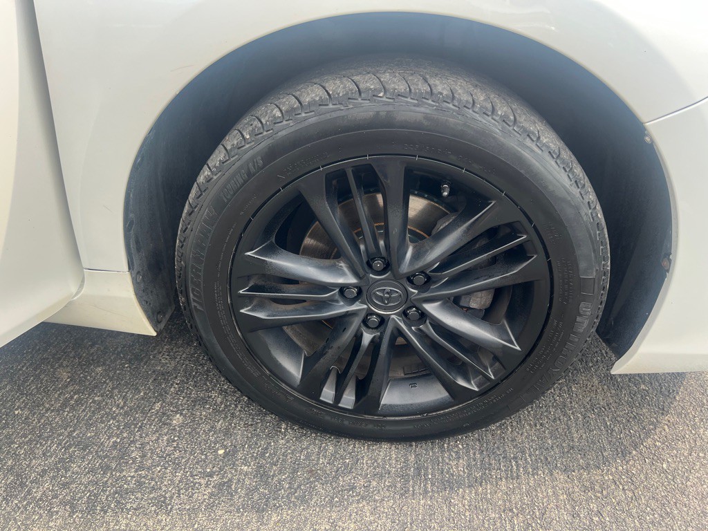 2016 Toyota Camry Image 11