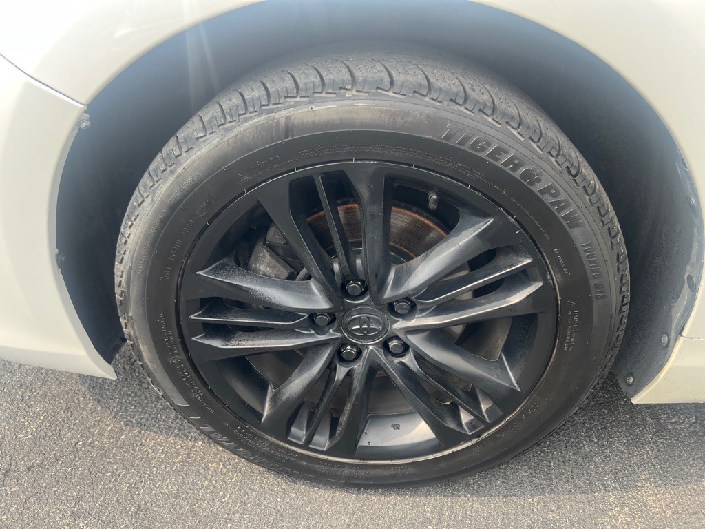 2016 Toyota Camry Image 12