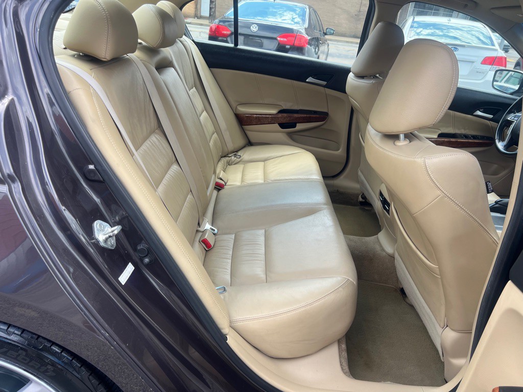 2011 Honda Accord Image 4