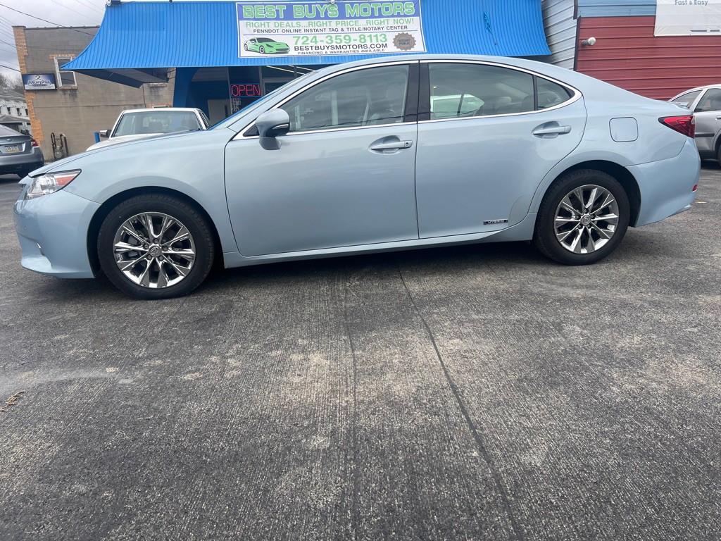 2014 Lexus ES Image 2