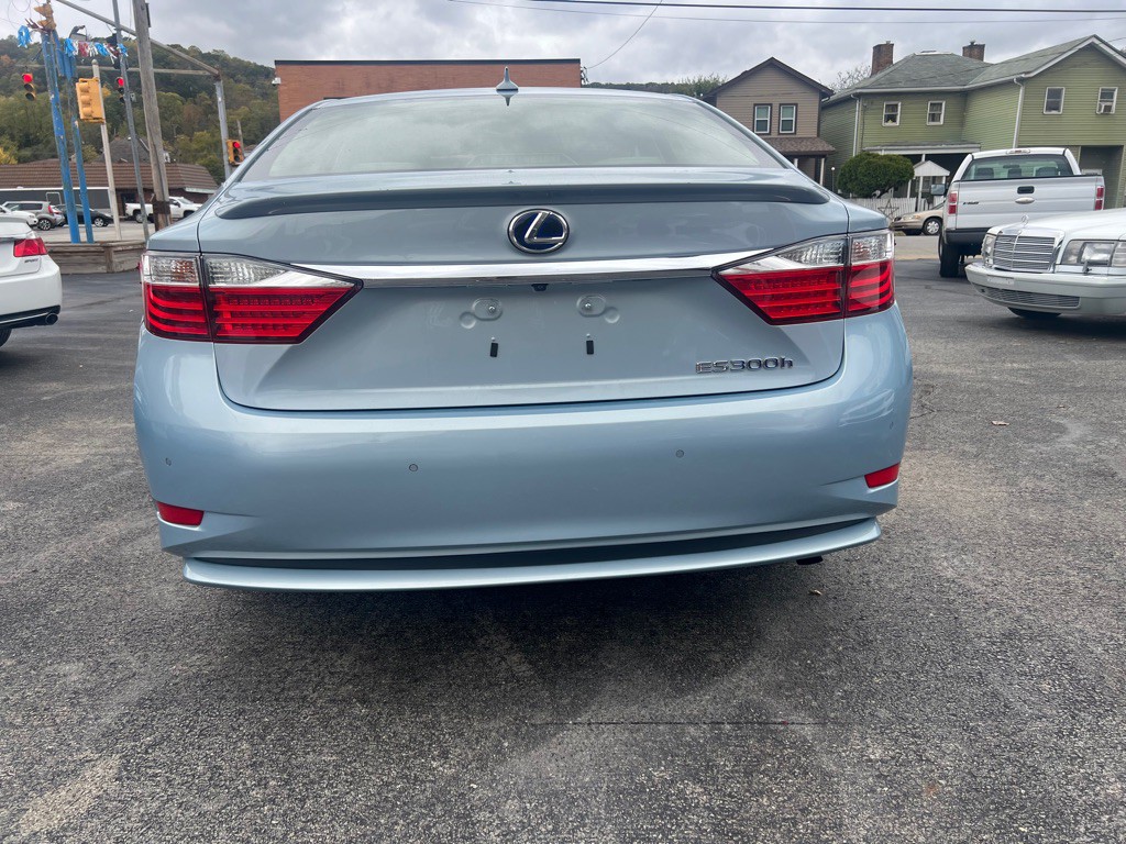 2014 Lexus ES Image 3