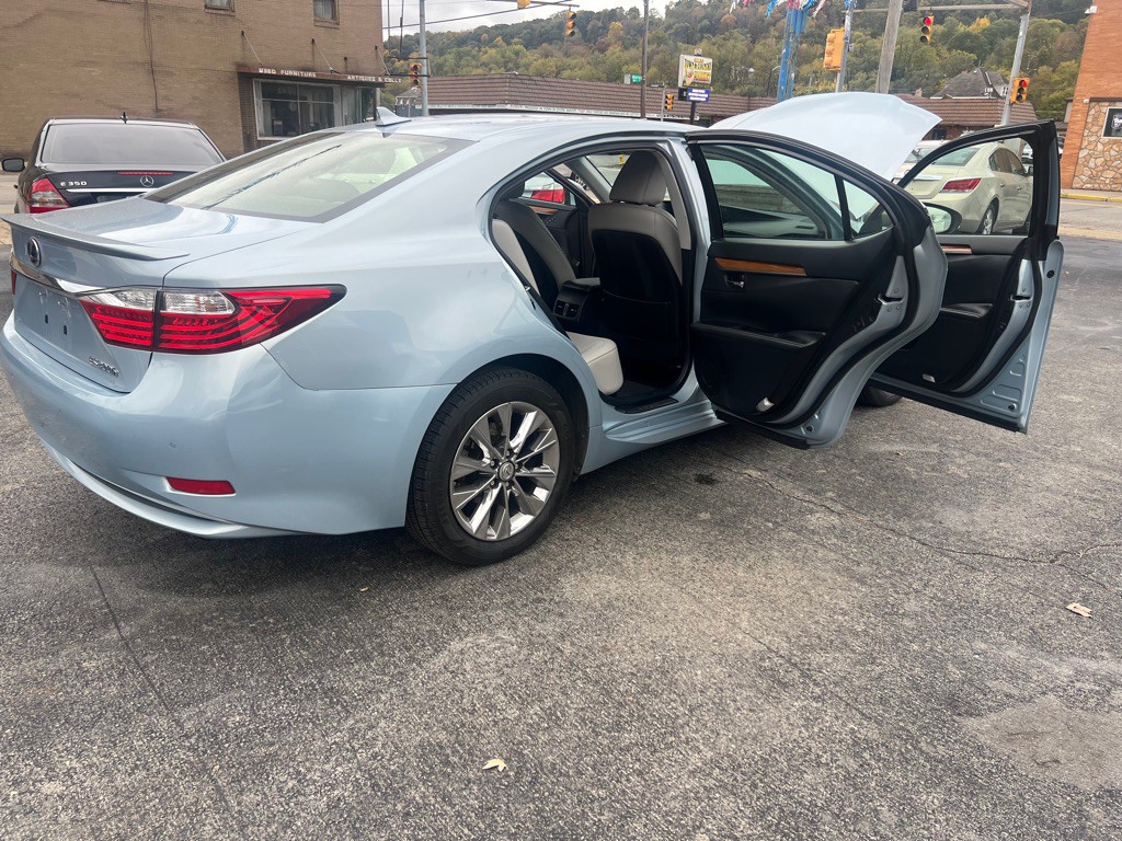 2014 Lexus ES Image 8