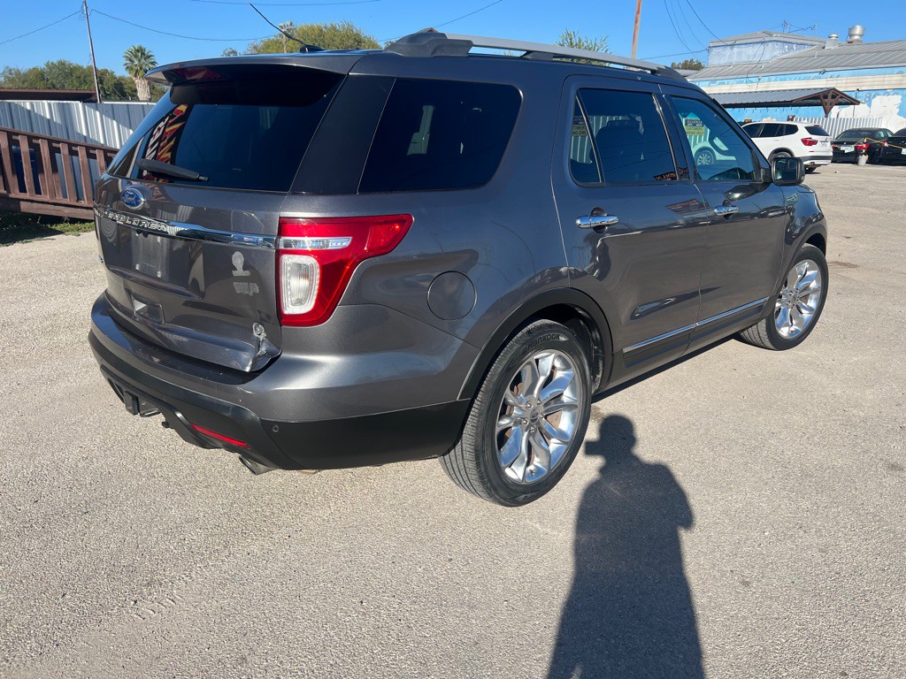 2011 Ford Explorer Image 4