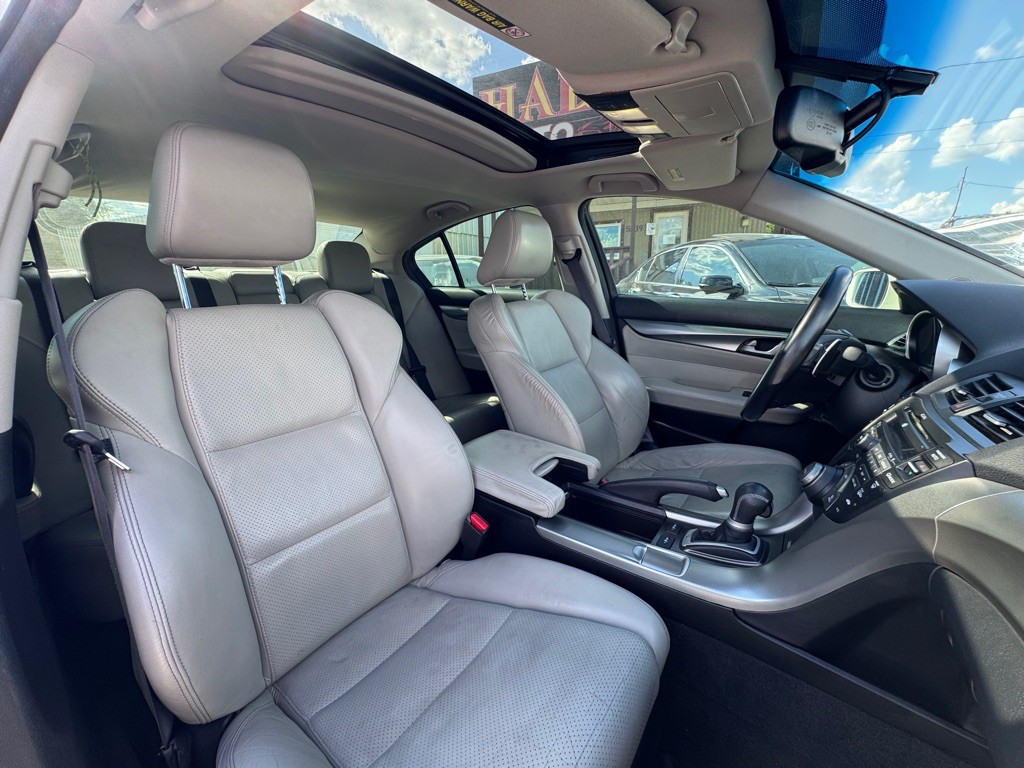 2011 Acura TL Image 8
