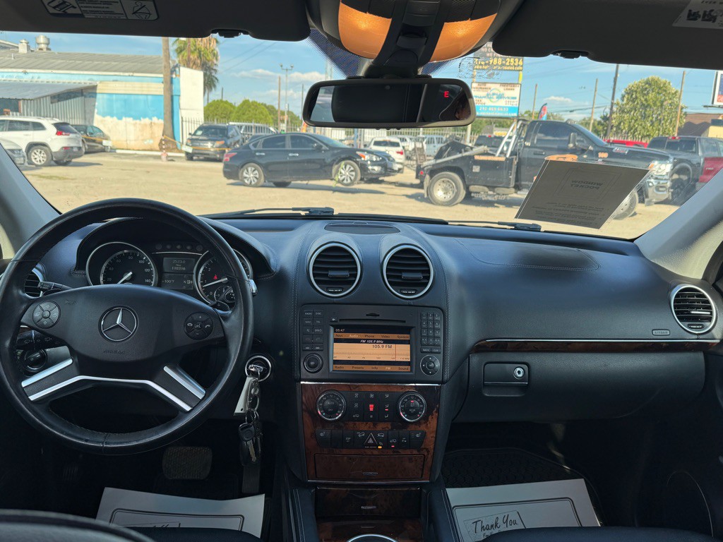 2011 Mercedes-Benz GL-Class Image 9