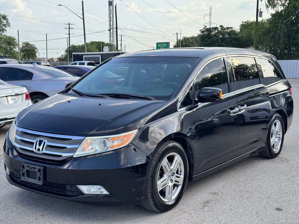 2012 Honda Odyssey Image 2
