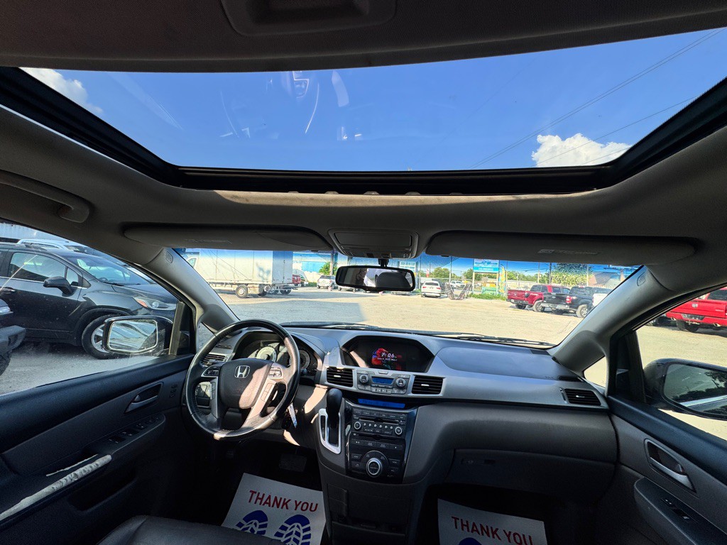 2012 Honda Odyssey Image 8