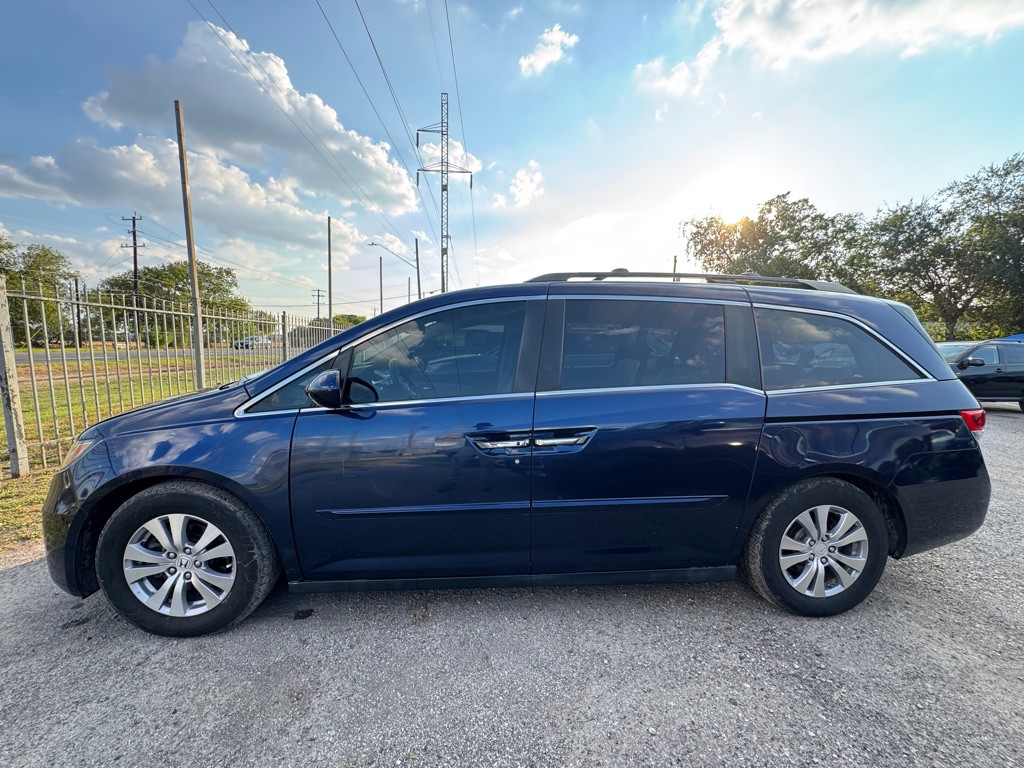 2015 Honda Odyssey Image 3