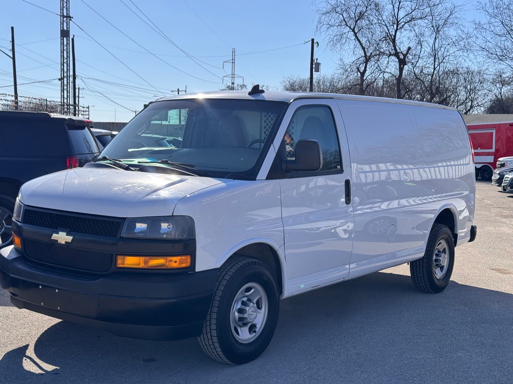 2019 Chevrolet Express Image 2