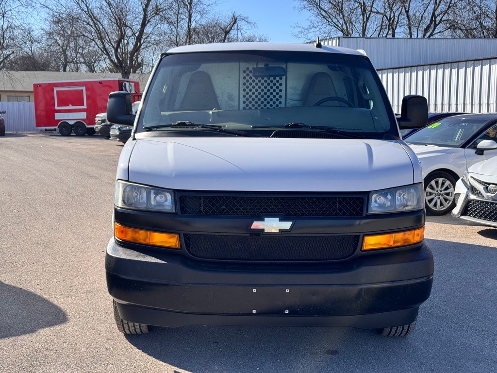 2019 Chevrolet Express Image 3