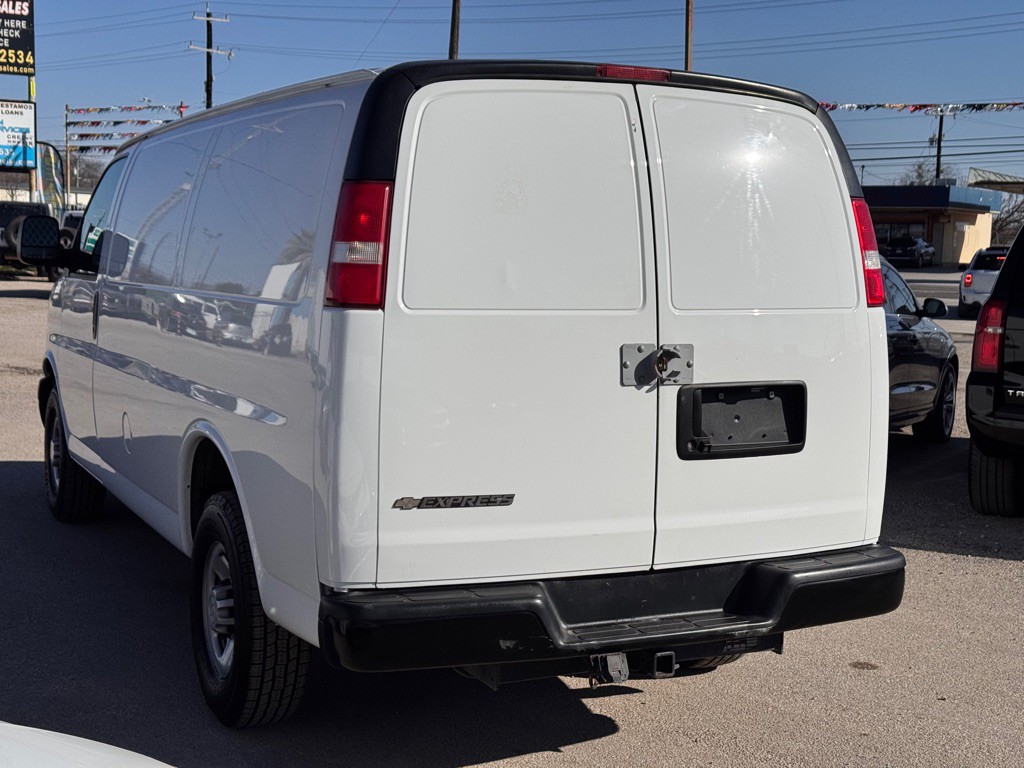 2019 Chevrolet Express Image 5