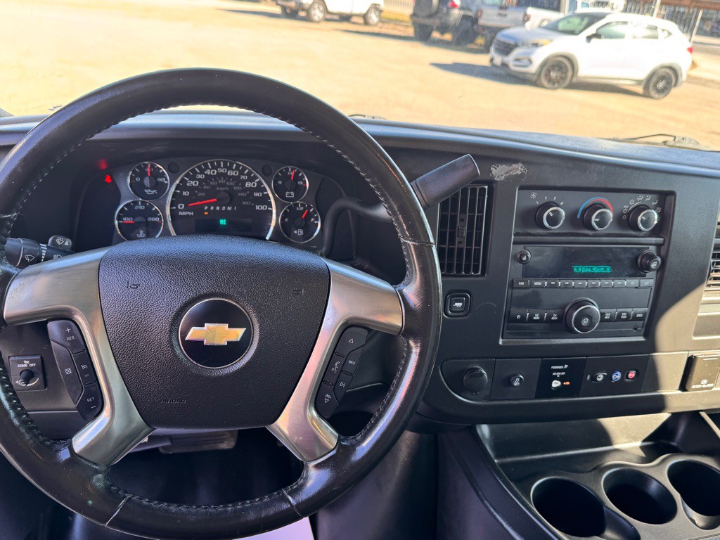2019 Chevrolet Express Image 8