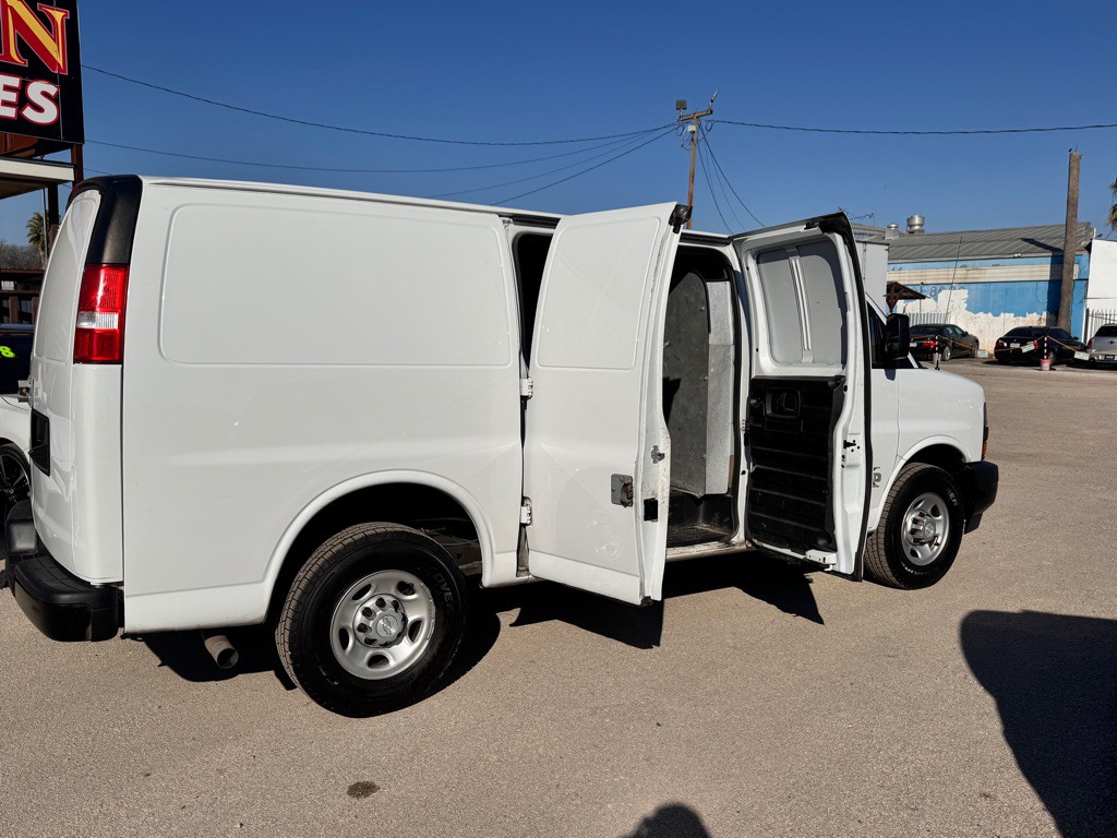 2019 Chevrolet Express Image 9