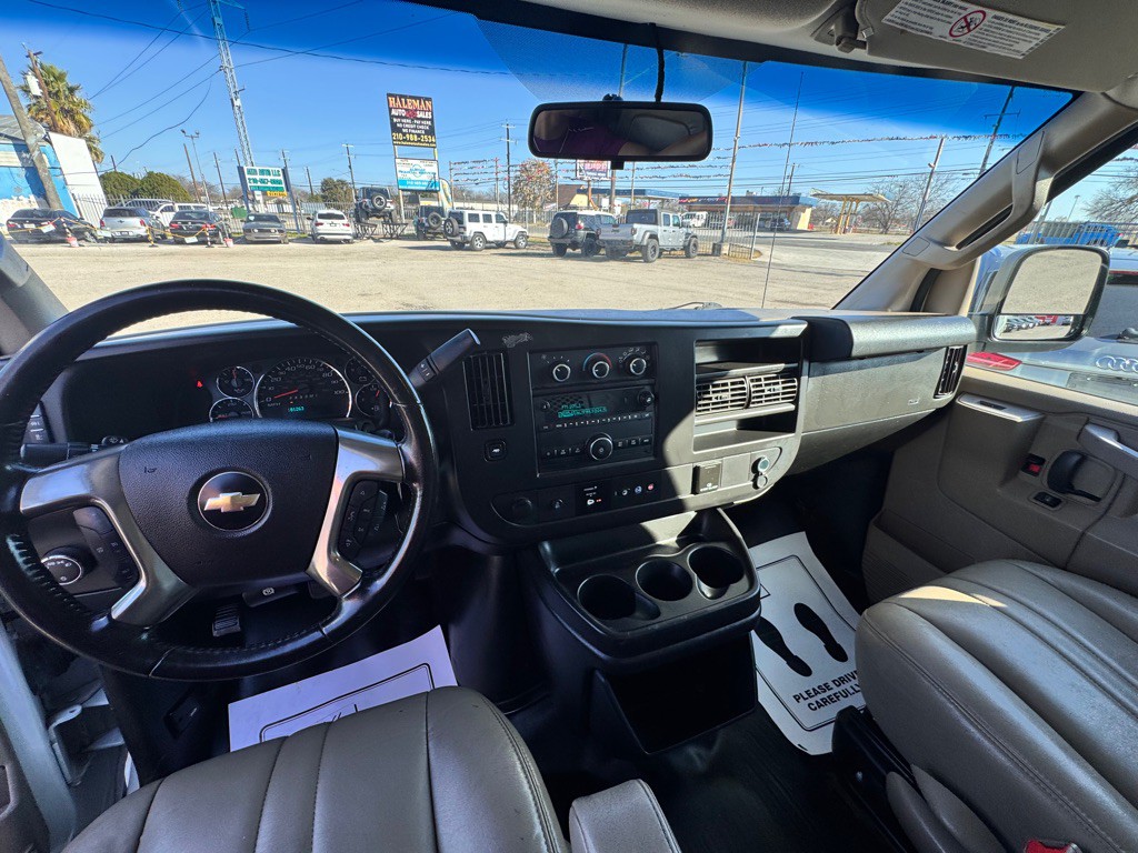 2019 Chevrolet Express Image 12